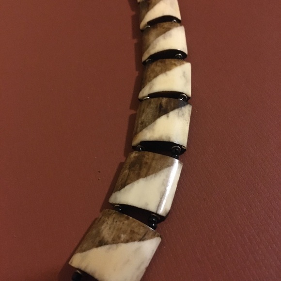 15in Glass 2 tone pieces w/Black Beads Choker - Picture 9 of 9